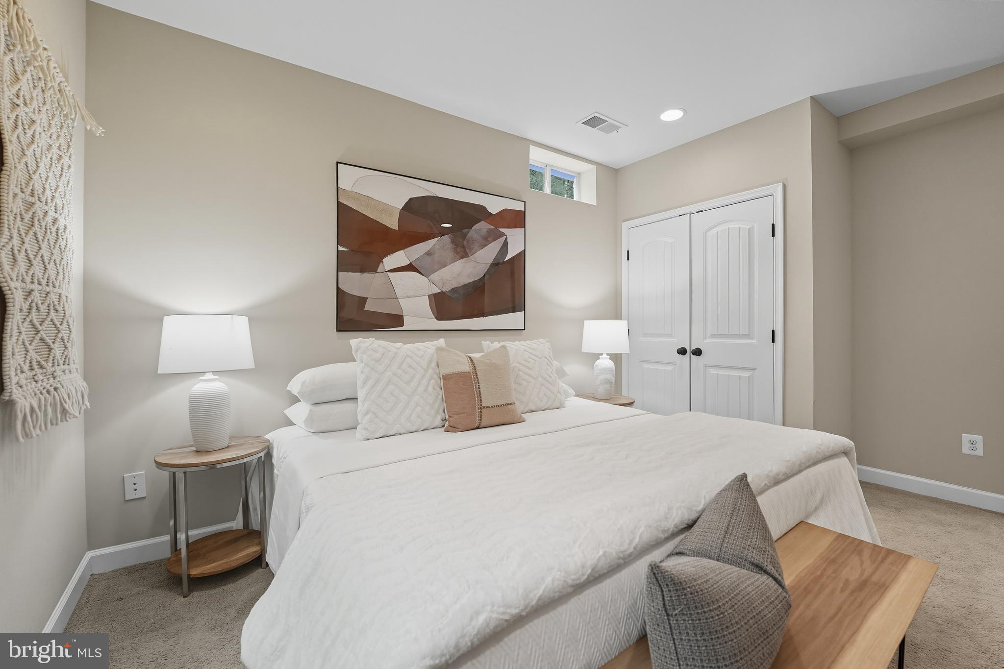 100 HEGLAR OAKS COURT