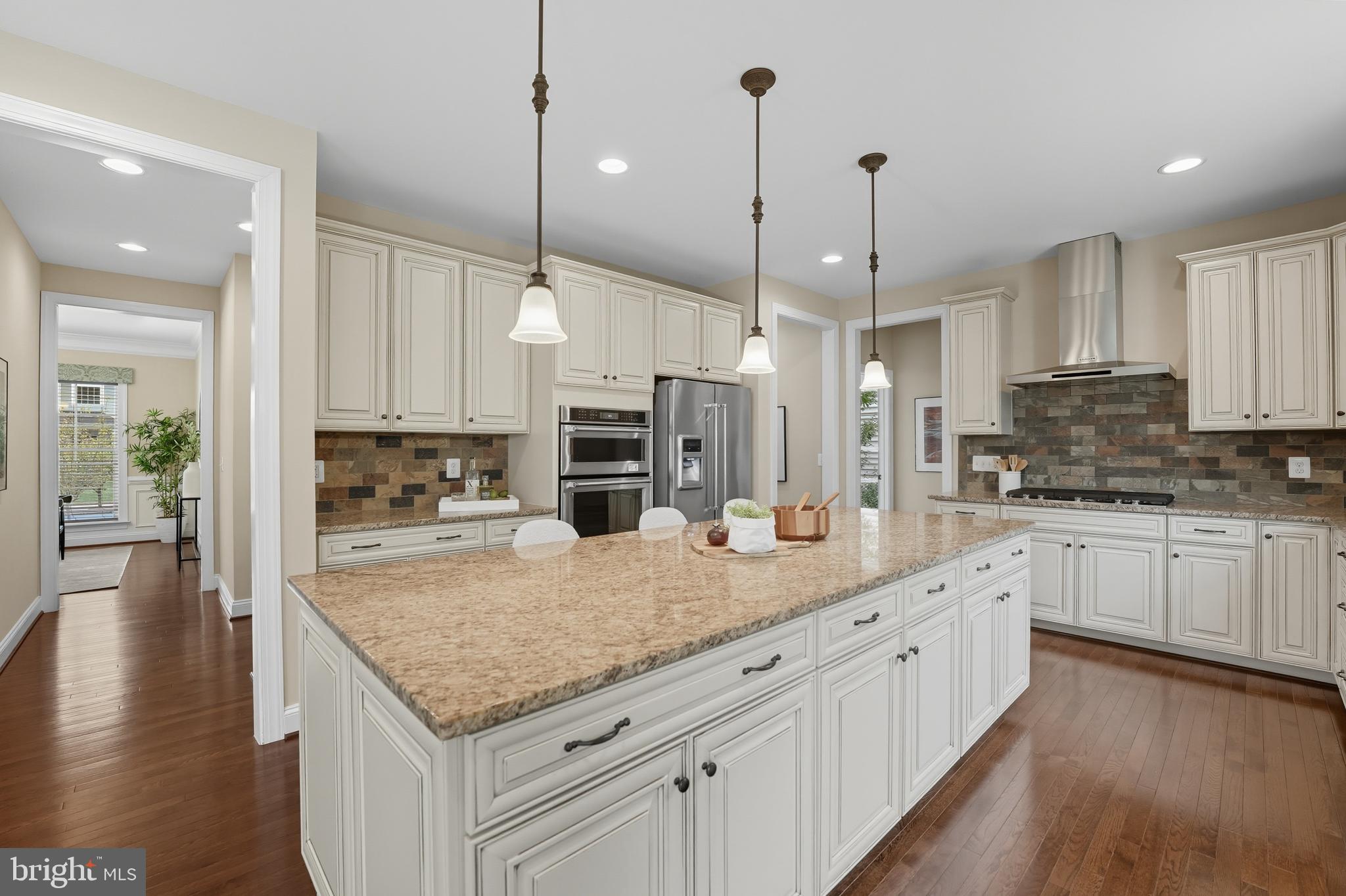 100 HEGLAR OAKS COURT