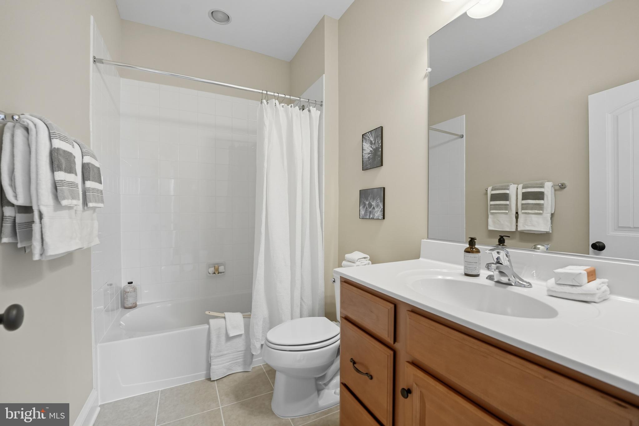 100 HEGLAR OAKS COURT