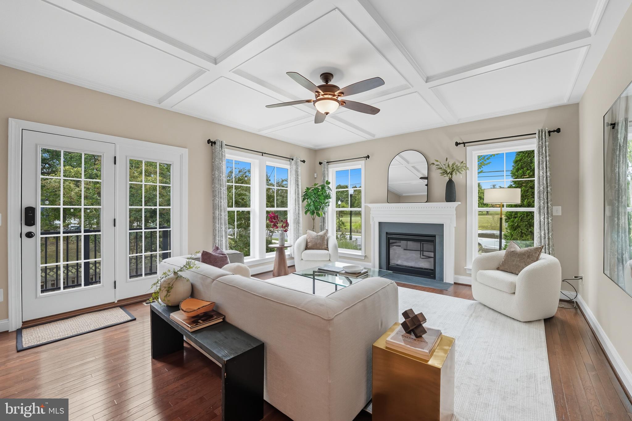 100 HEGLAR OAKS COURT