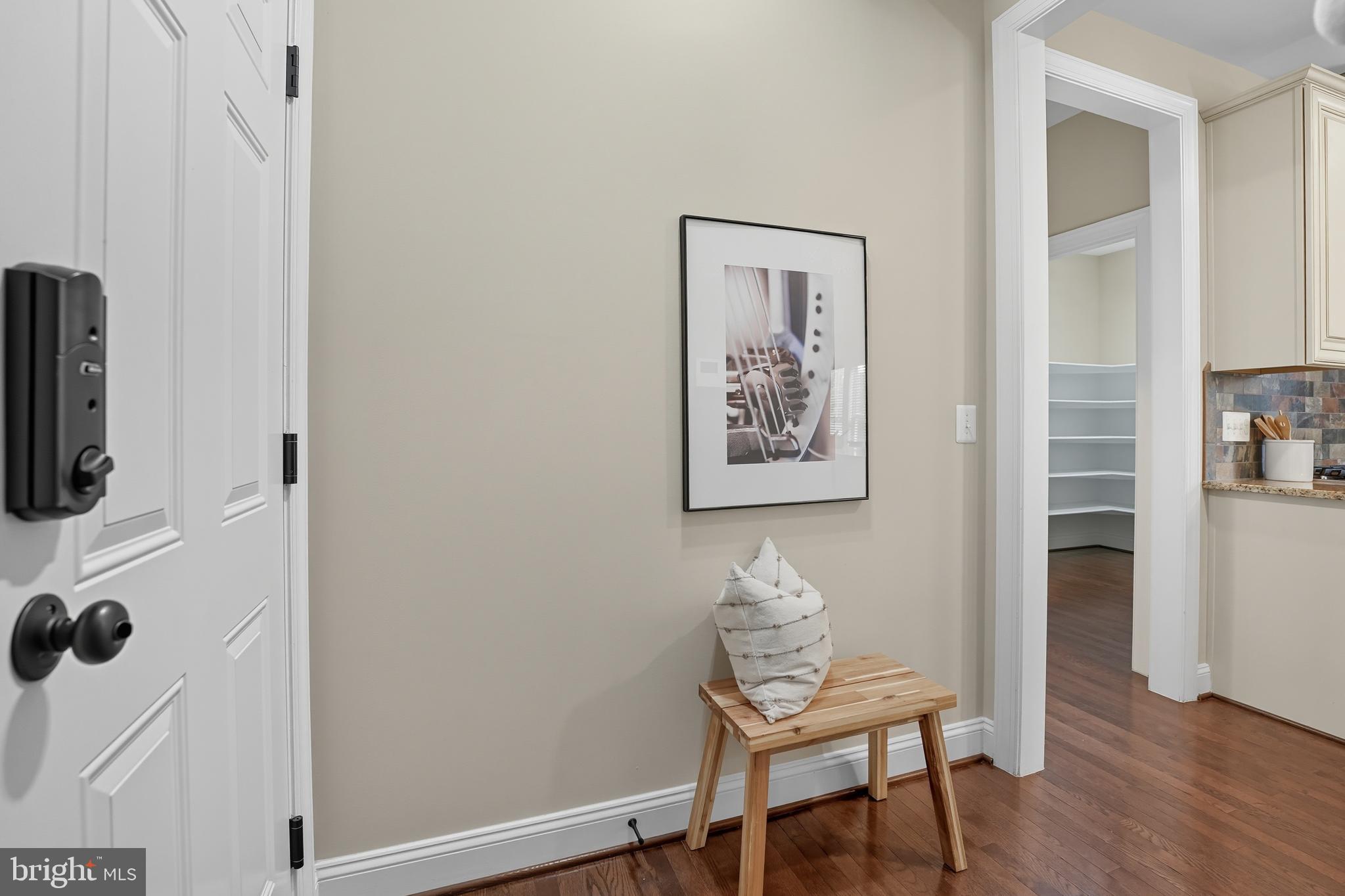 100 HEGLAR OAKS COURT