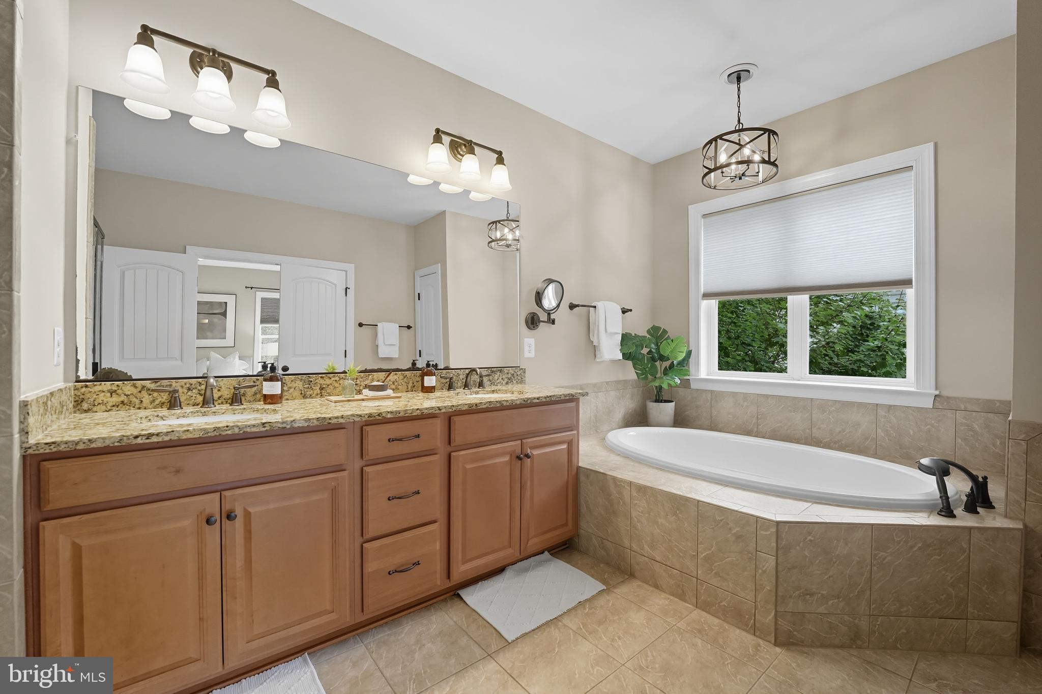 100 HEGLAR OAKS COURT