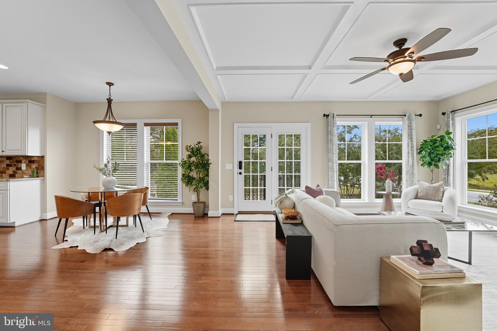 100 HEGLAR OAKS COURT