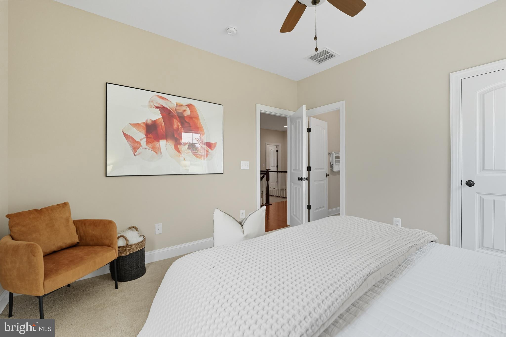 100 HEGLAR OAKS COURT