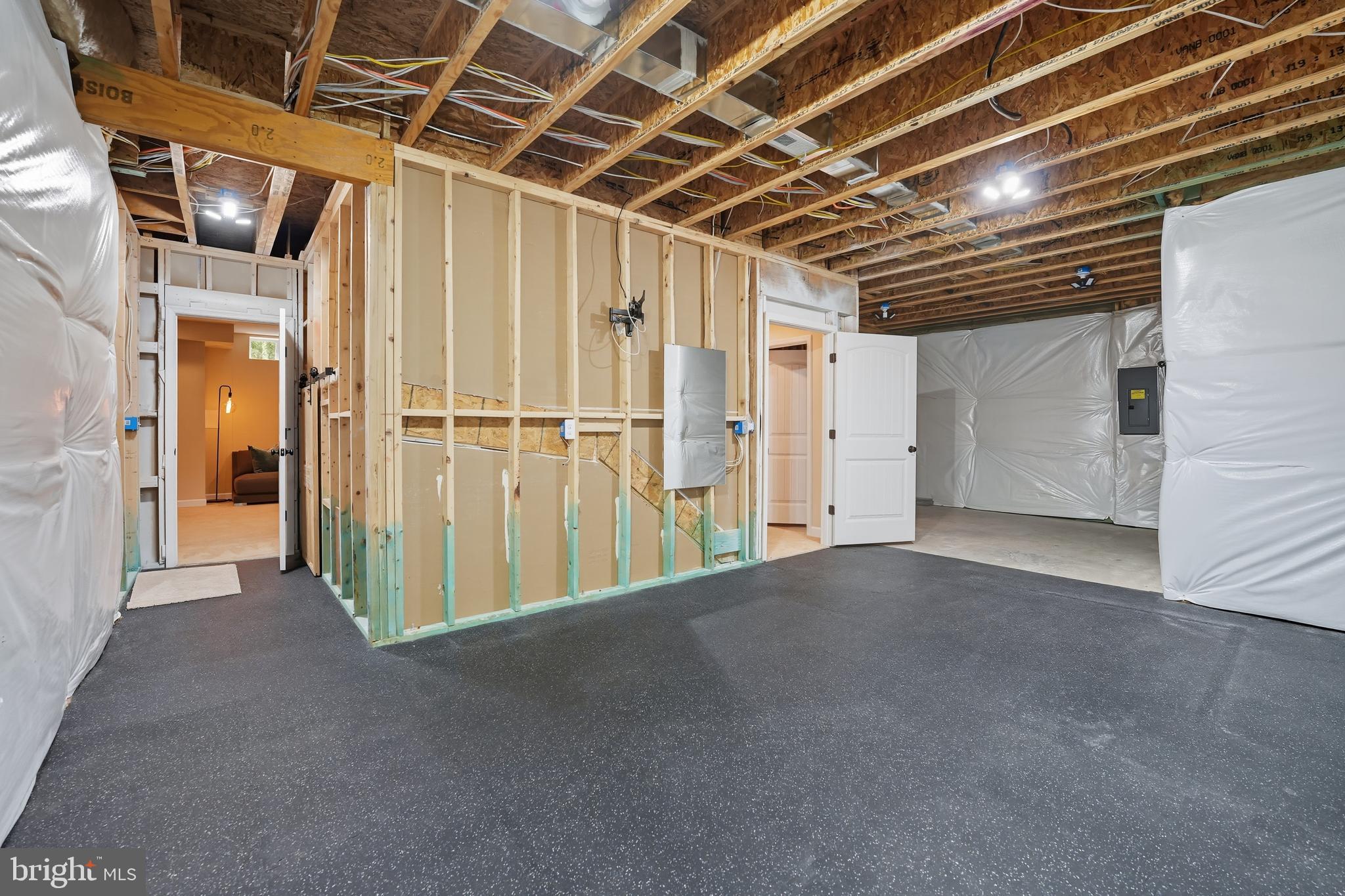 100 HEGLAR OAKS COURT