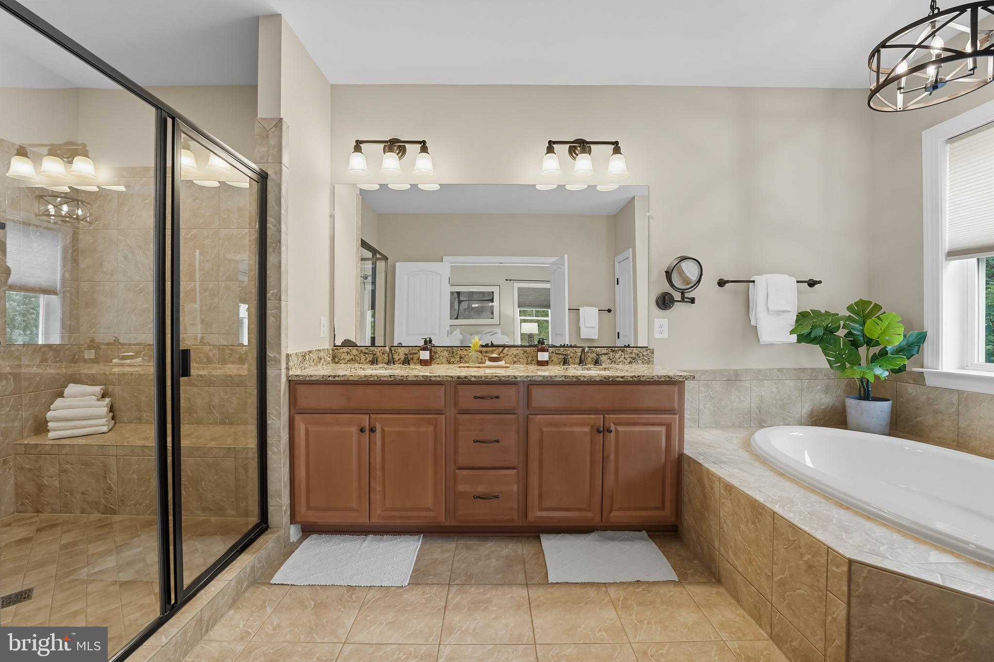 100 HEGLAR OAKS COURT