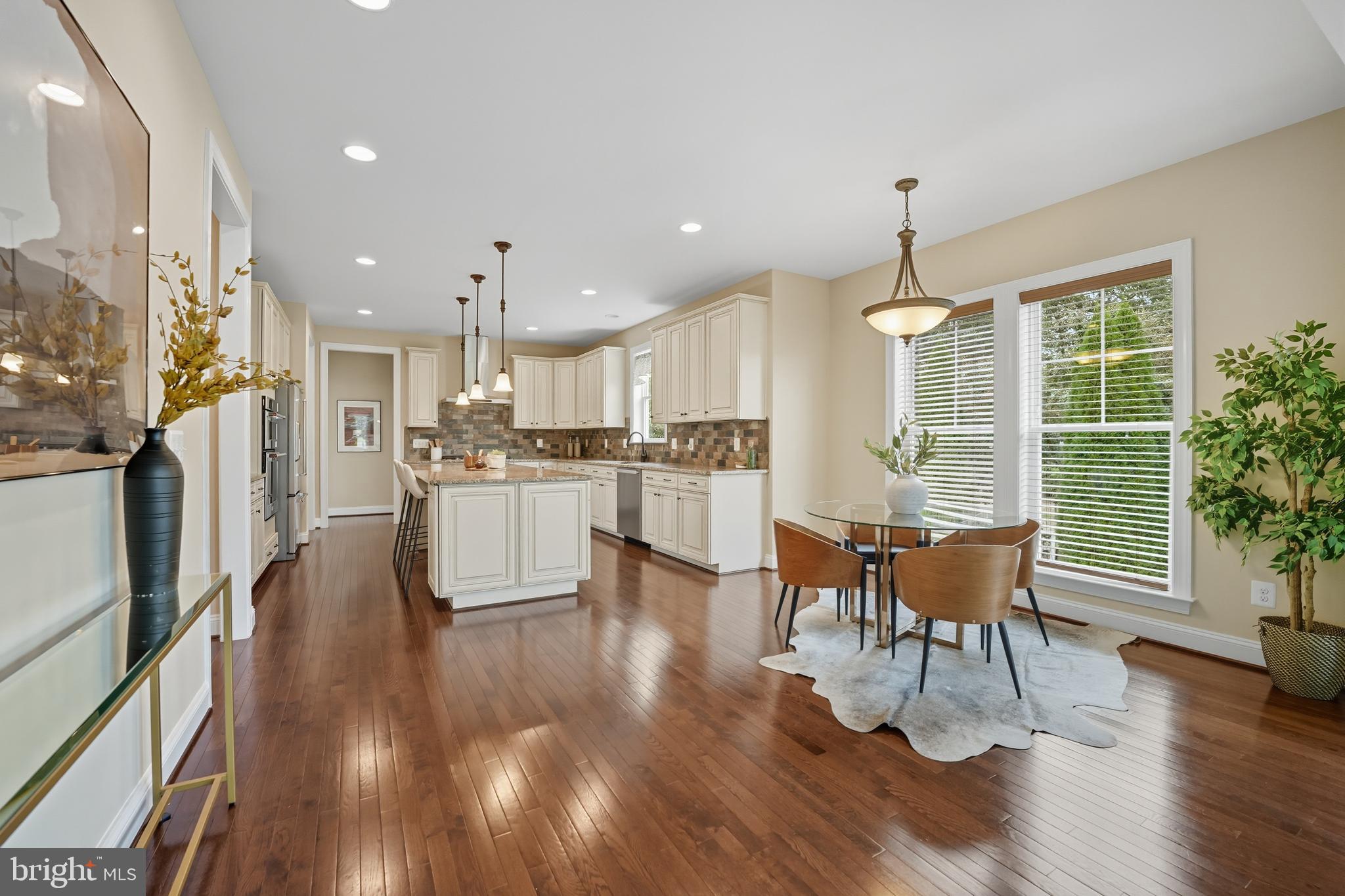 100 HEGLAR OAKS COURT