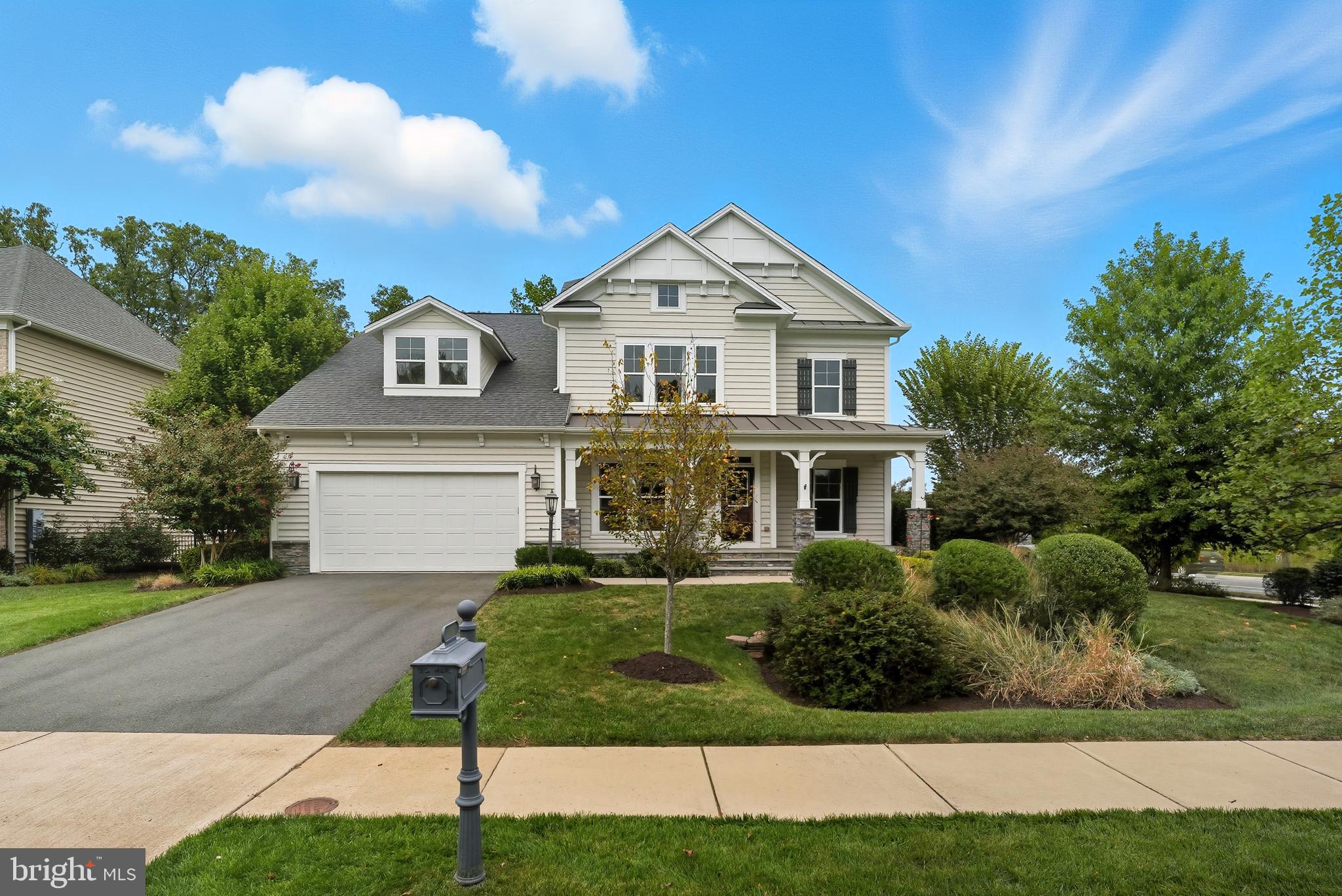 100 HEGLAR OAKS COURT