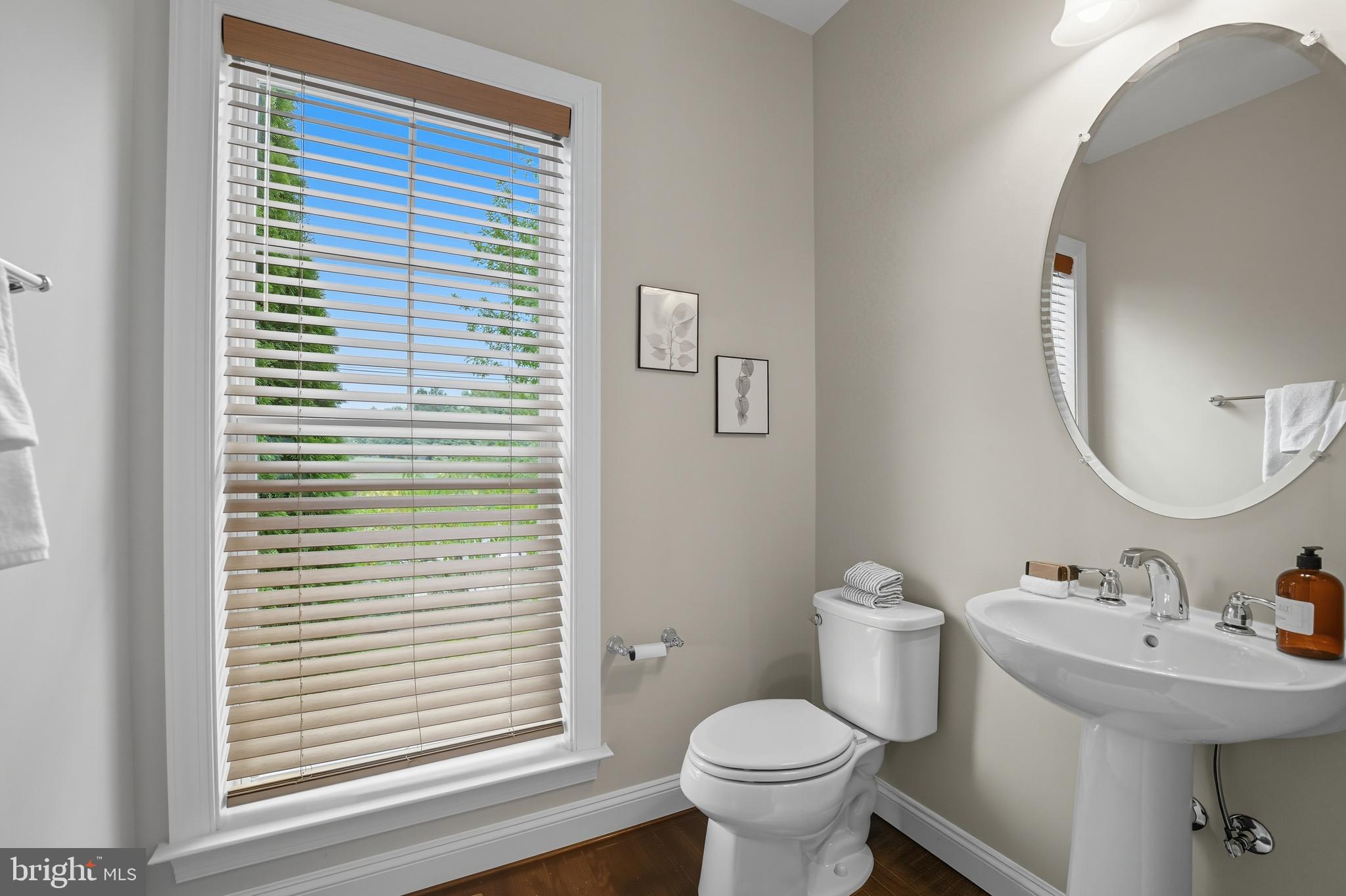 100 HEGLAR OAKS COURT