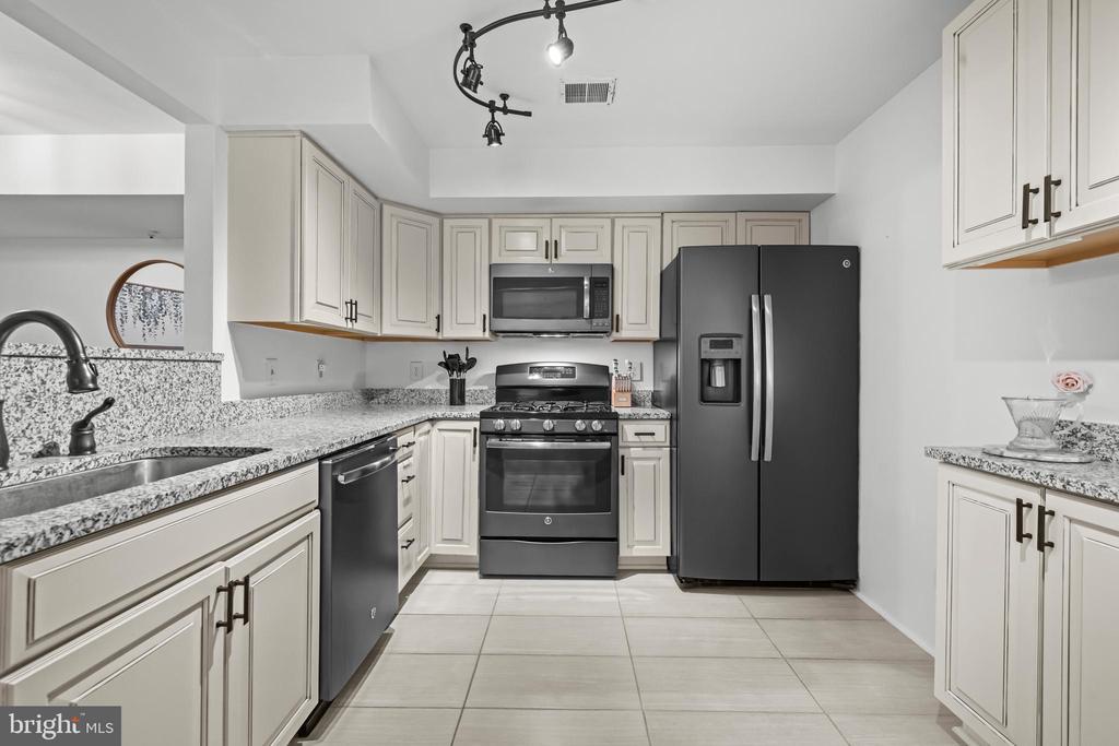 12229 FAIRFIELD HOUSE DRIVE 206