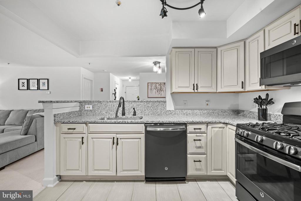 12229 FAIRFIELD HOUSE DRIVE 206