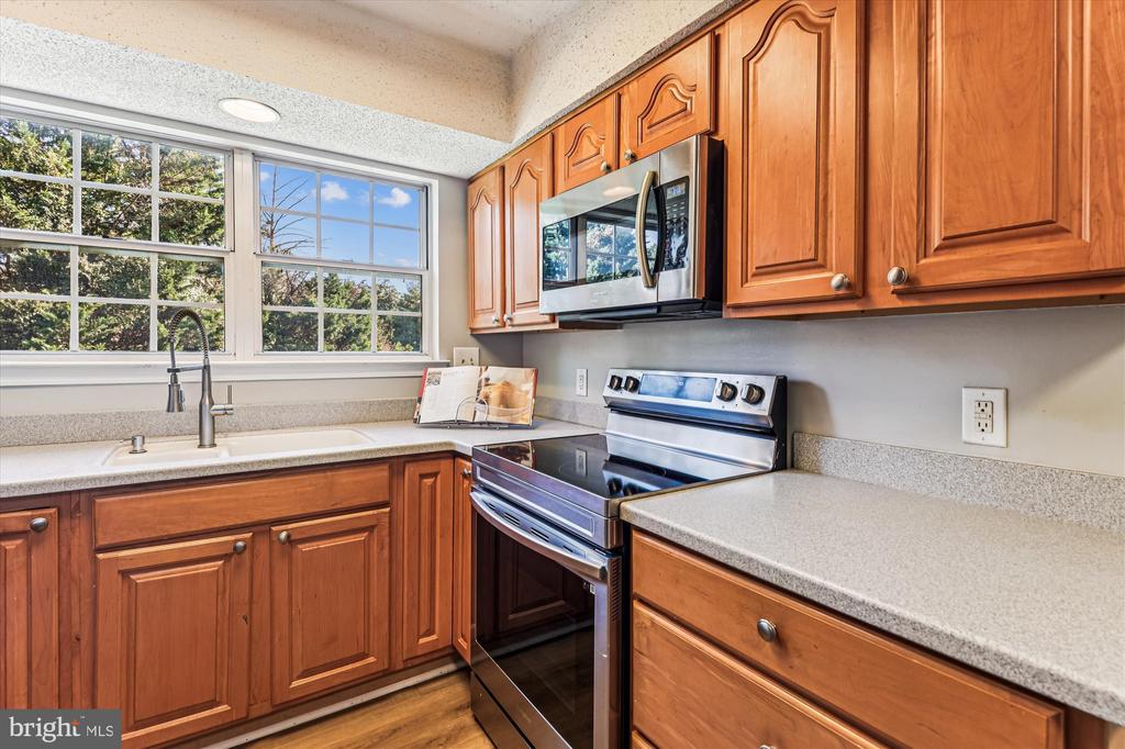 12102 GREENWAY COURT 101