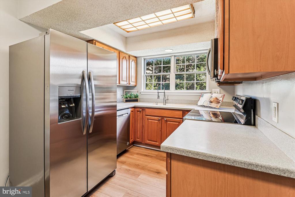 12102 GREENWAY COURT 101