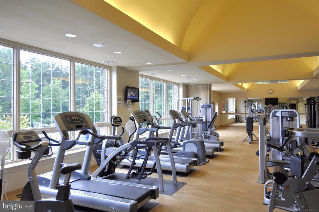 12102 GREENWAY COURT 101