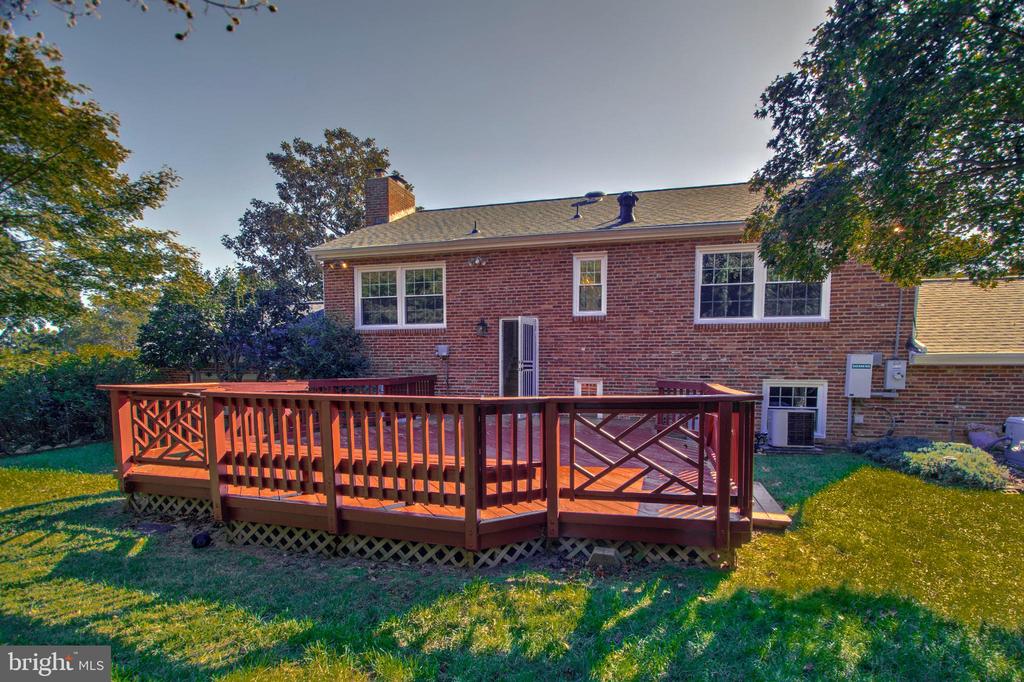 7204 REGENT DRIVE