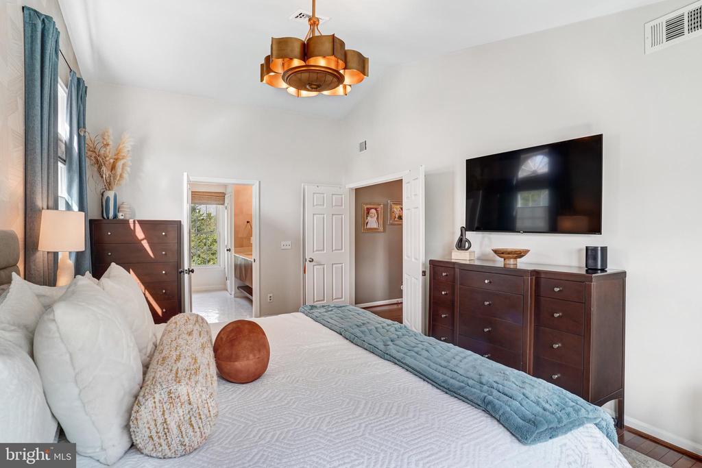 9009 DIGORY COURT