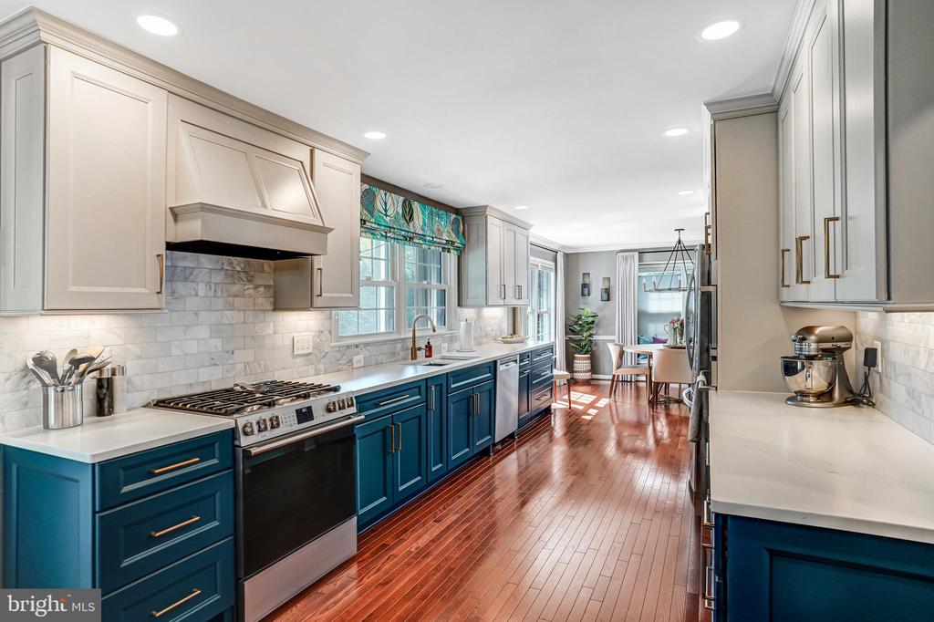 9009 DIGORY COURT