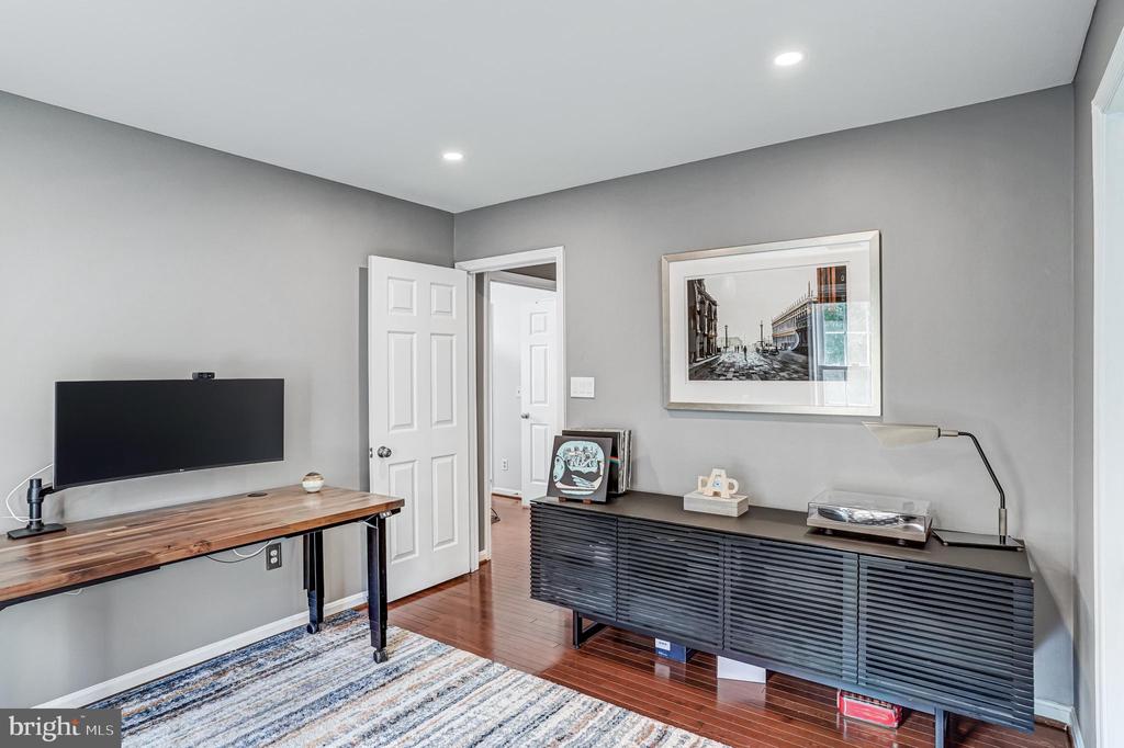9009 DIGORY COURT