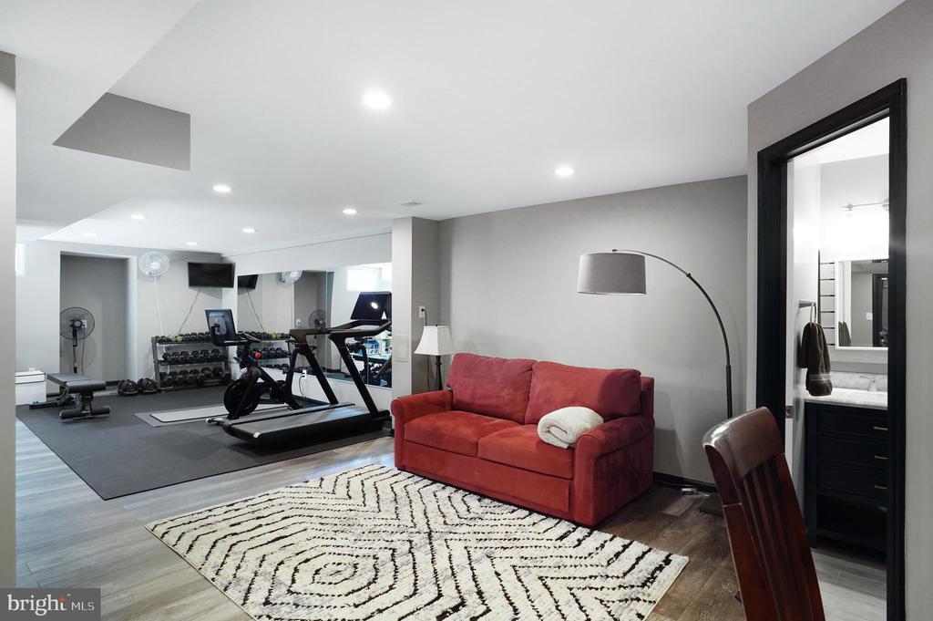 9009 DIGORY COURT