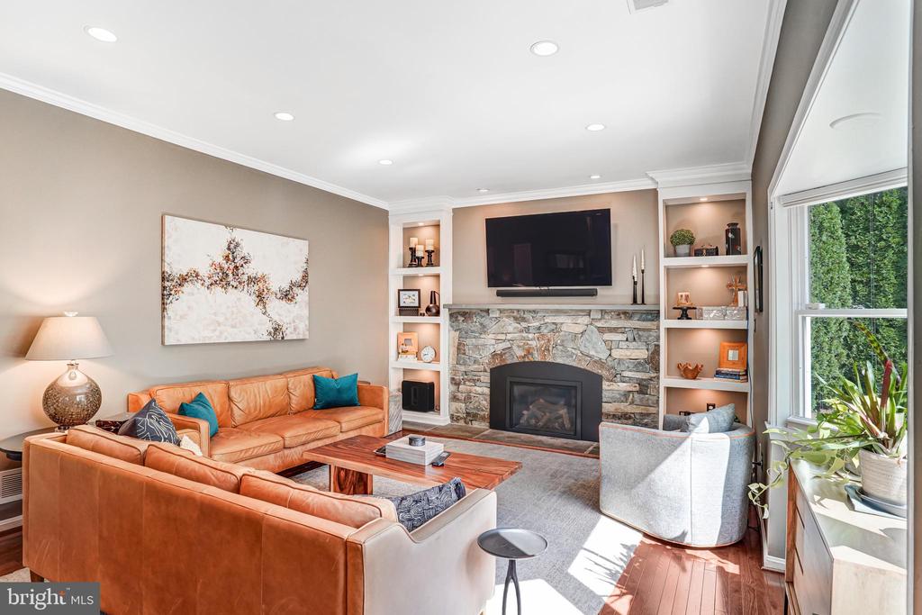 9009 DIGORY COURT