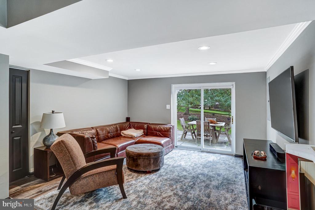 9009 DIGORY COURT