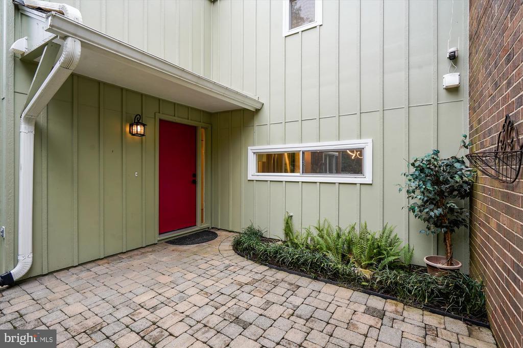 11488 LINKS DRIVE