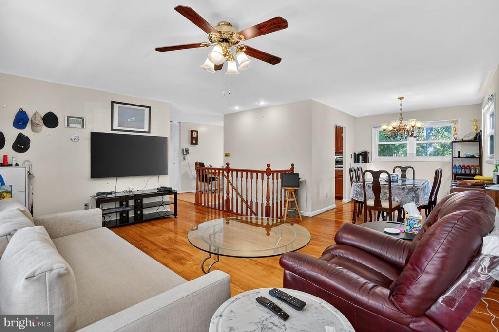 1405 ROSS DRIVE SW