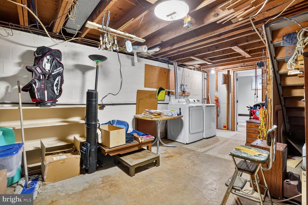1405 ROSS DRIVE SW