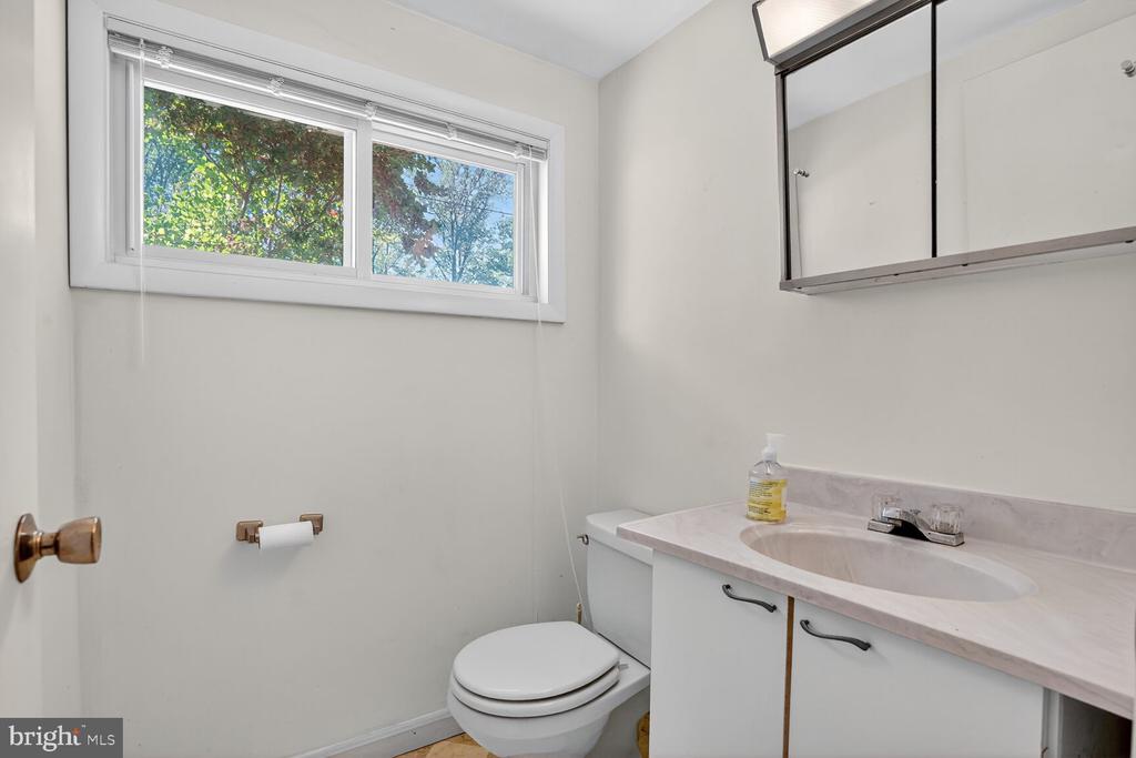 1405 ROSS DRIVE SW