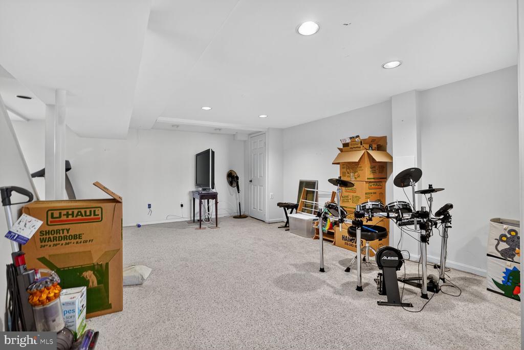 1405 ROSS DRIVE SW