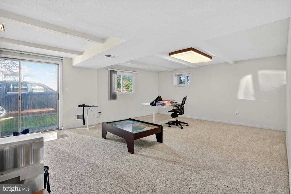 1405 ROSS DRIVE SW