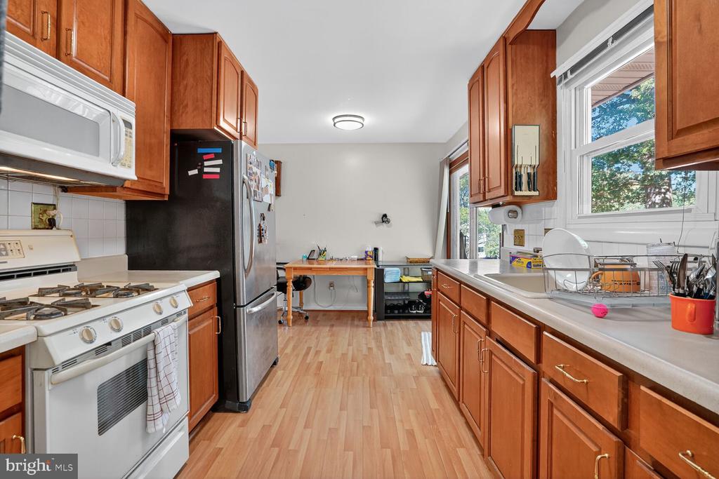 1405 ROSS DRIVE SW