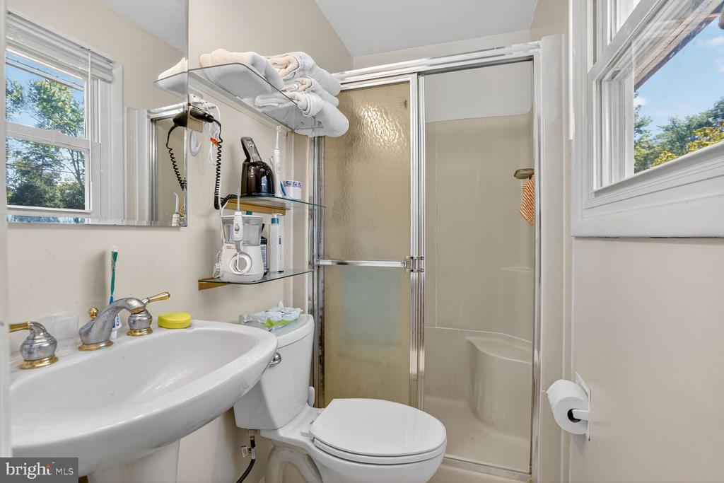 1405 ROSS DRIVE SW