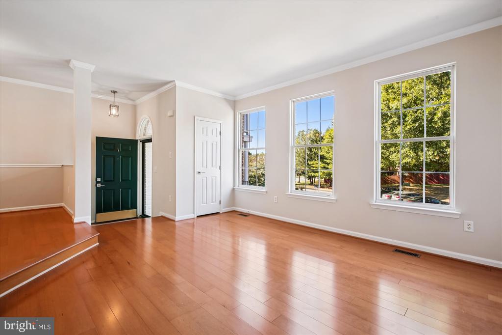 6339 DUNMAN WAY
