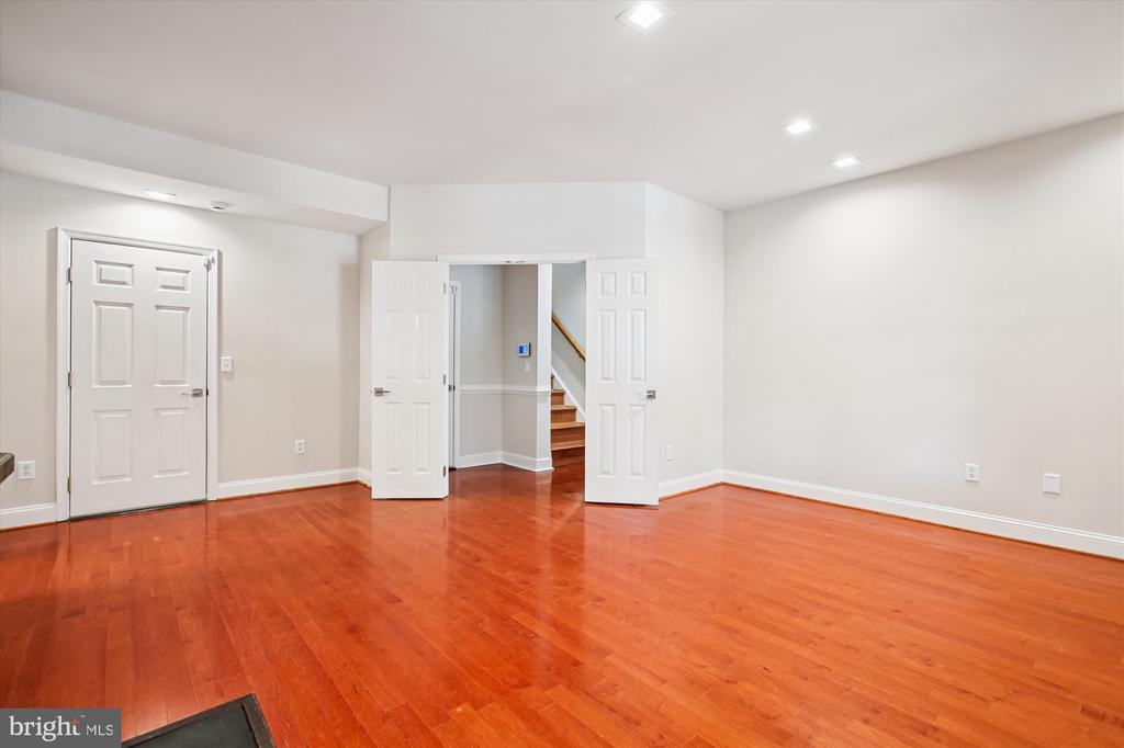 6339 DUNMAN WAY