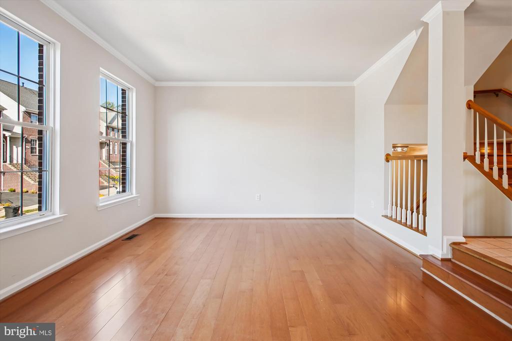 6339 DUNMAN WAY