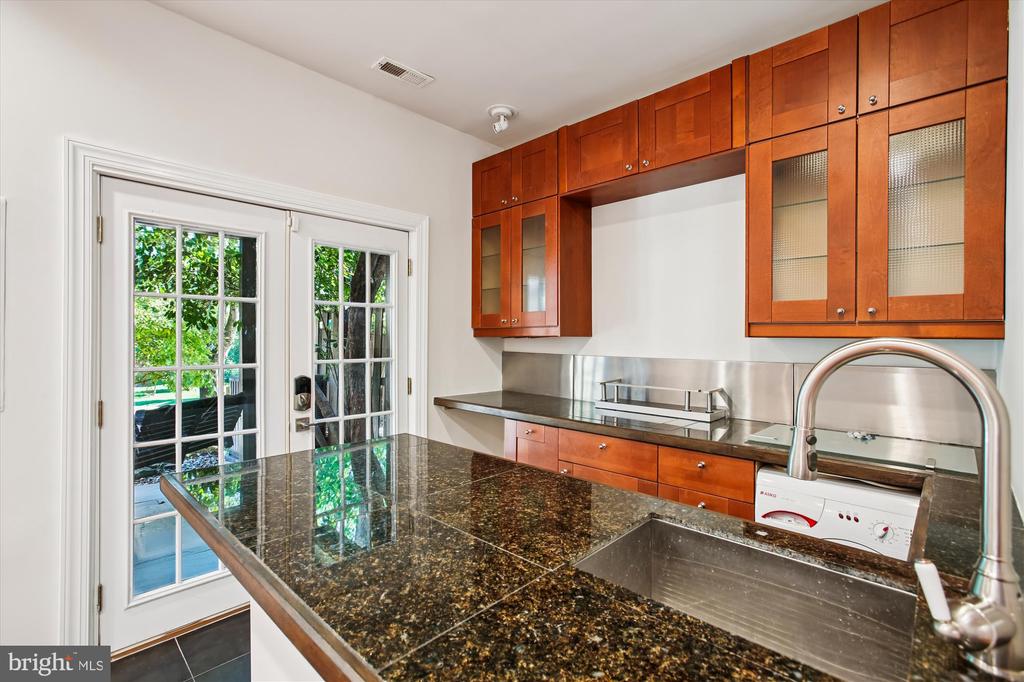 6339 DUNMAN WAY