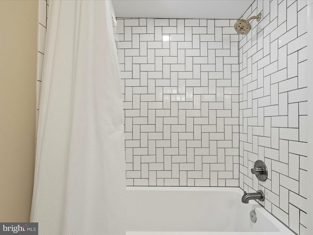 3878 ALDER WOODS COURT