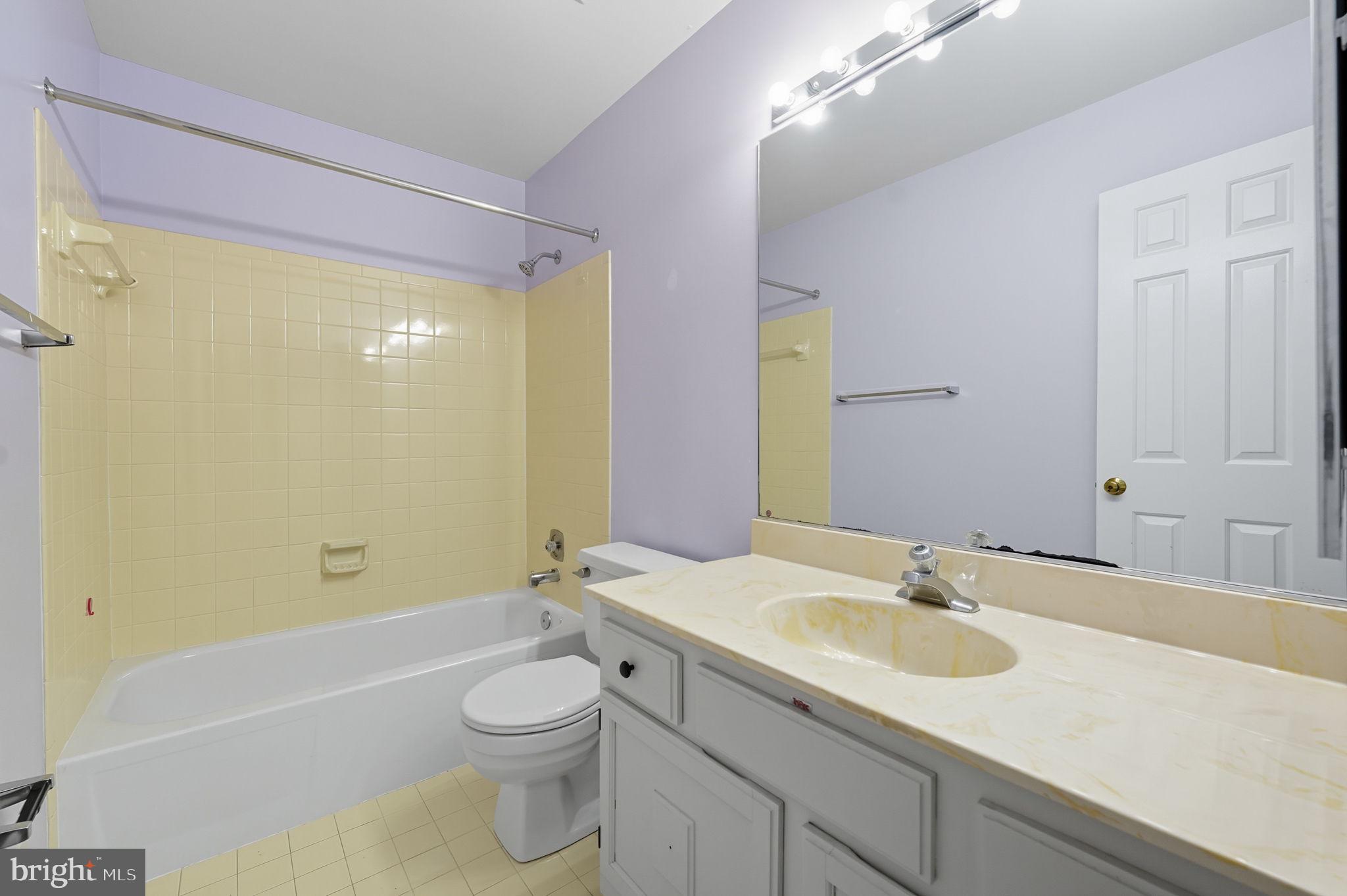 7724 BRISTOL SQUARE COURT