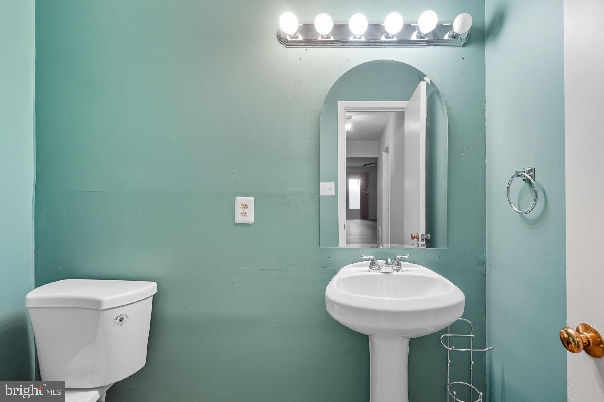 7724 BRISTOL SQUARE COURT