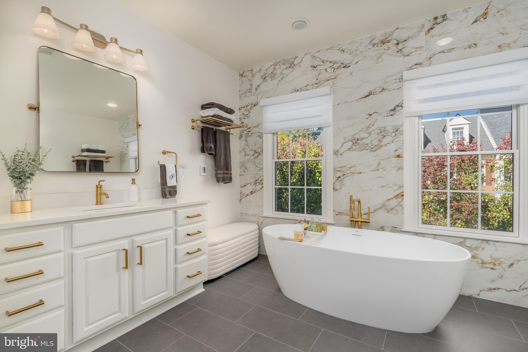 7486 CARRIAGE HILLS DRIVE