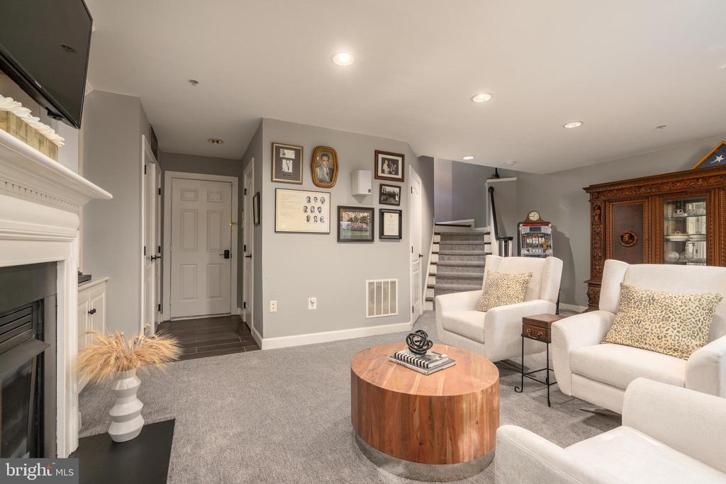 7486 CARRIAGE HILLS DRIVE