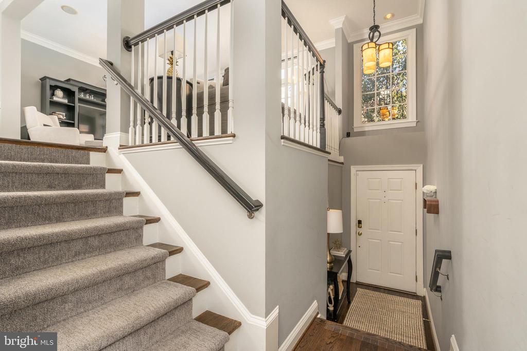 7486 CARRIAGE HILLS DRIVE