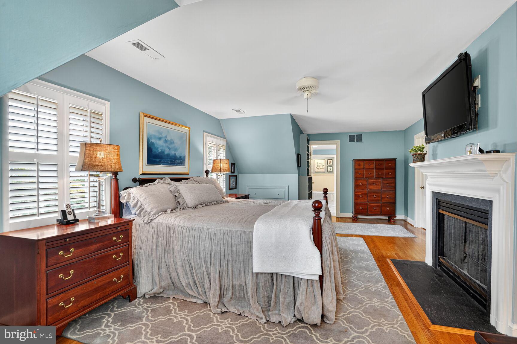 6039 EDGEWOOD TERRACE