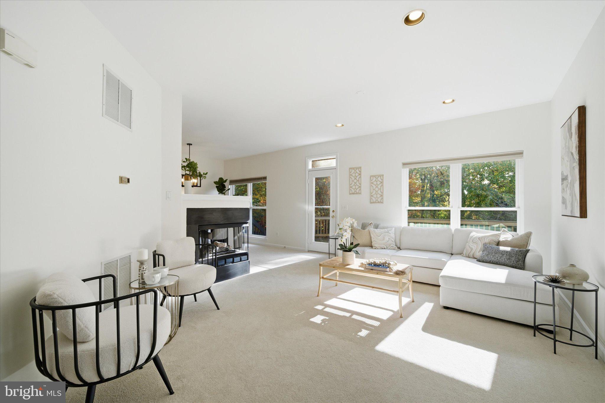 3116 WHITE DAISY PLACE