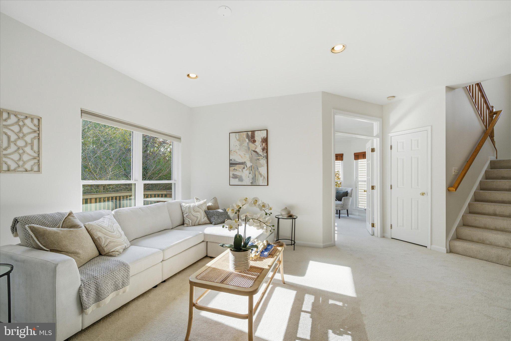 3116 WHITE DAISY PLACE