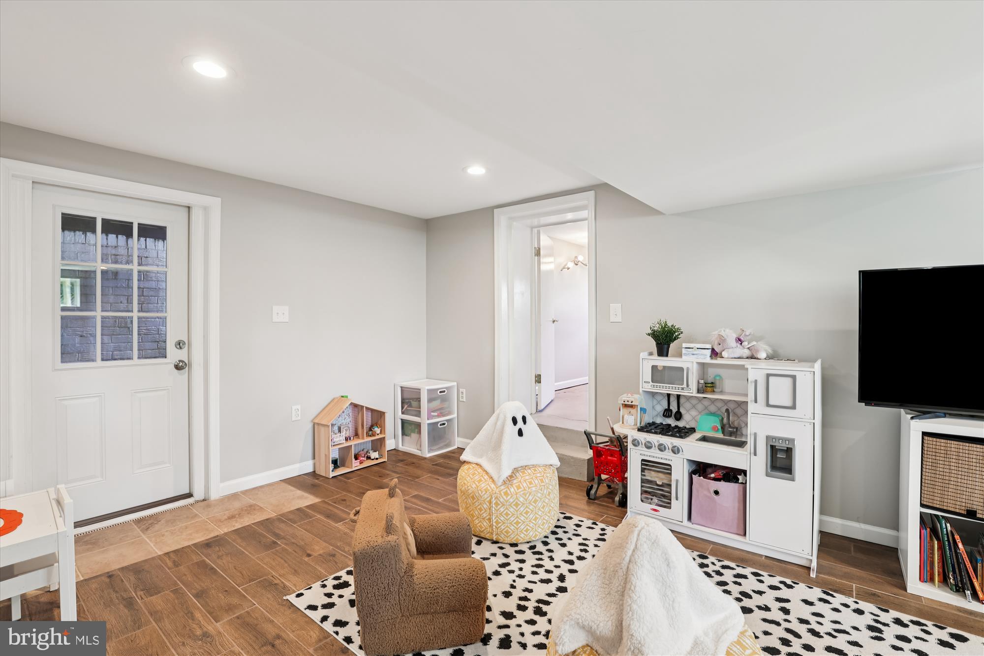 6418 PRINCETON DRIVE