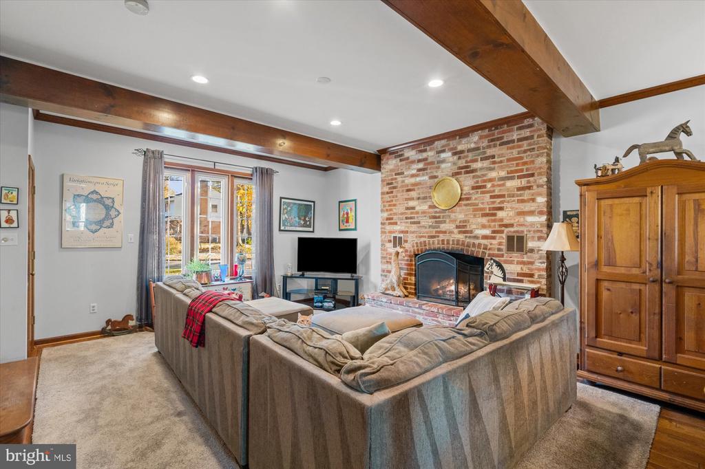 2410 RYEGATE LANE
