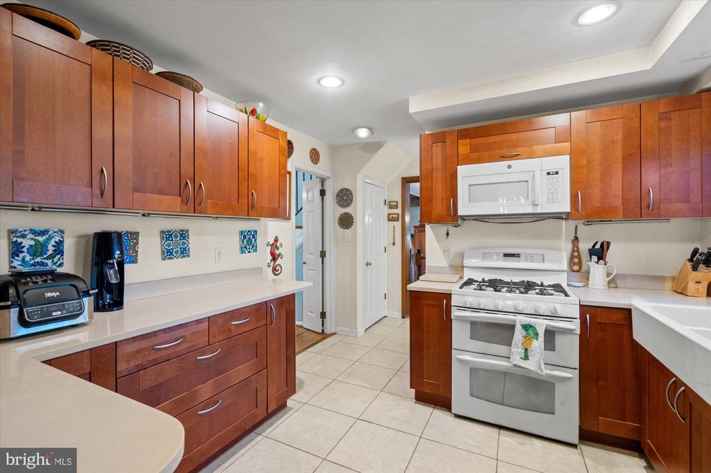 2410 RYEGATE LANE