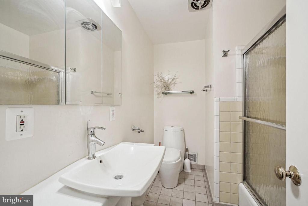 7009 CAPITOL VIEW DRIVE